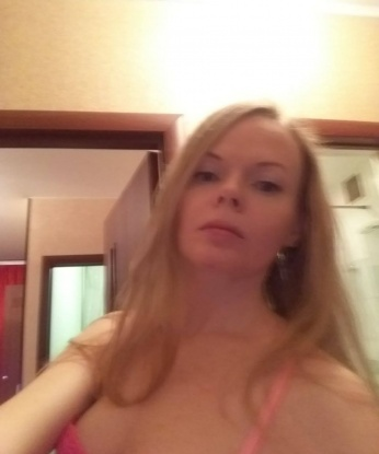 Огненная брюнетка с обольстительной фигурой. Готова подарить море страсти и наслаждения. Приходи ко мне, и ты узнаешь, что такое настоящее удовольствие! 943, 38 лет