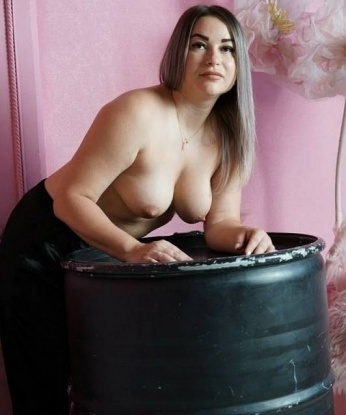 Сексуальная брюнетка ждет тебя для ярких встреч и незабываемых моментов. Я понимаю твои желания лучше, чем кто-либо другой. Позволь себе немного эгоистичного удовольствия... 967, 33 года